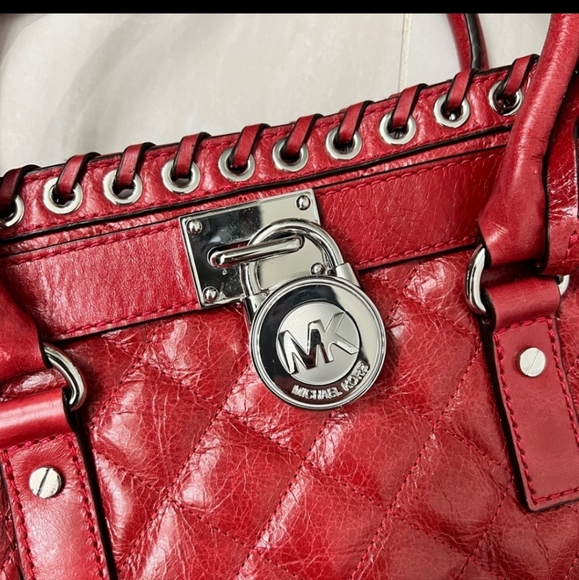 Michael Kors Hippie Gromet Quilted Hamilton - Picture 4 of 4
